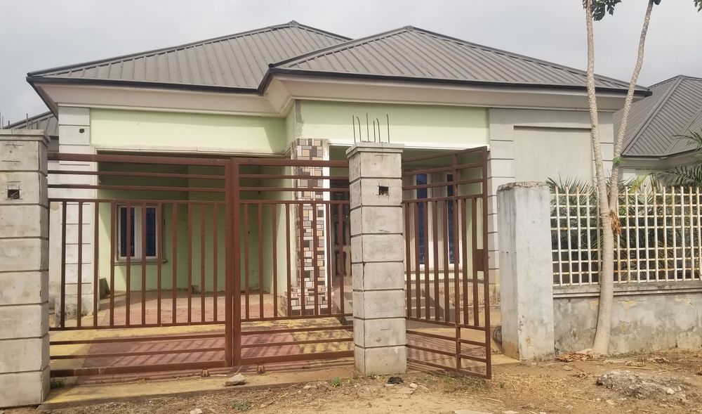 FULLY DETACHED 3-BEDROOM BUNGALOW AT SUMMERCREST ESTATE, ASABA.